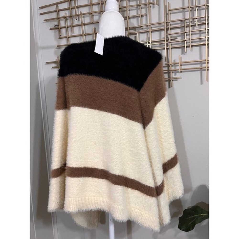 Ann Taylor Womens‎ Medium Large  Fuzzy Knit Pullover Poncho Color Block M/L New - Picture 3 of 9